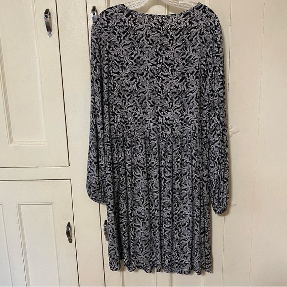 Old Navy Women's Drop-Waist Black With White Floral Dress Size XL New With Tag - Picture 2 of 11